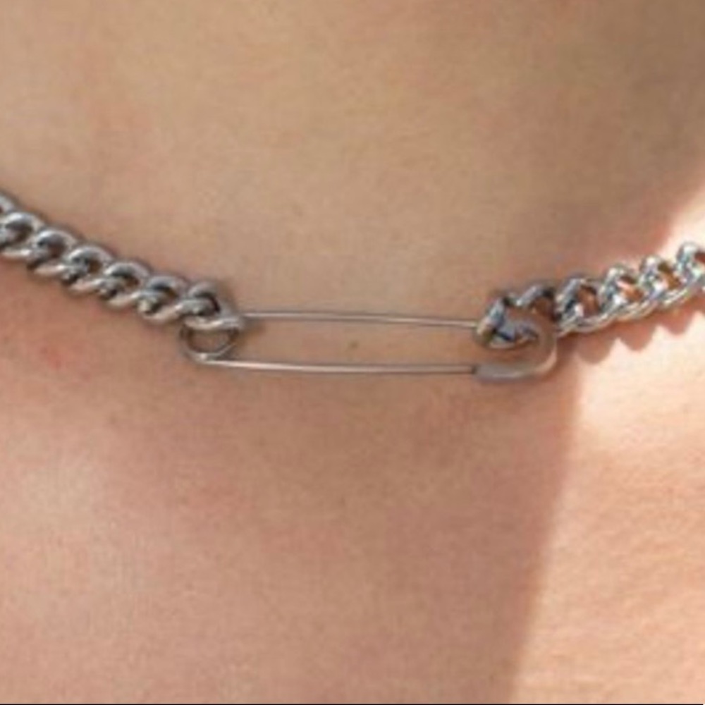 Brandy Melville Safety Pin Choker